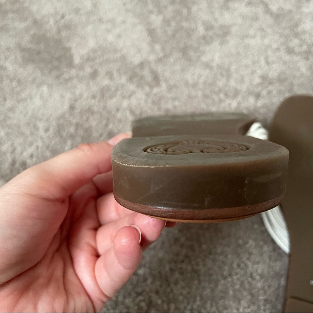 Brighton⚡️Ornate White and Tan Sandals with Elegant Silver Charm Accents - Picture 8 of 14